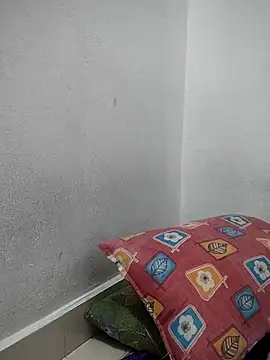 sweetqueen143 online show from March 1, 4:45 am