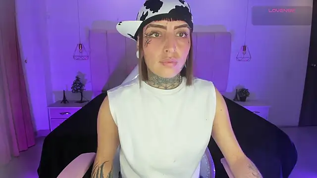 Gyal 8  online show from December 5, 3:28 am