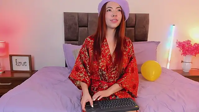 Aliccecullen online show from April 8, 5:26 pm