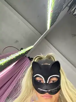 Valeriacris online show from April 8, 11:29 pm