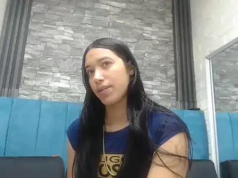 Snapshot of Lil_Rose2006 chatting on October 15, 12:30 pm Lil Rose2006 online show from October 15, 12:30 pm