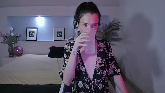 IsabelFernandez online show from September 28, 6:42 am