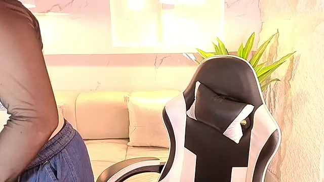 scarlett smith tp online show from December 16, 1:28 pm