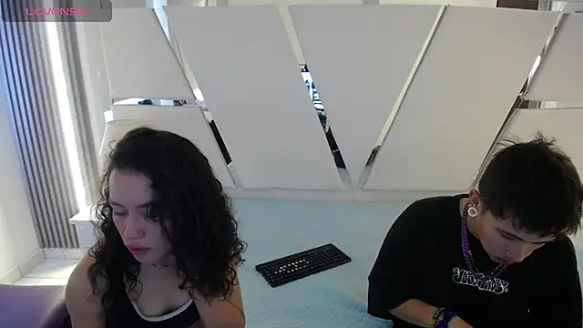 oblivionlove online show from April 11, 6:55 pm