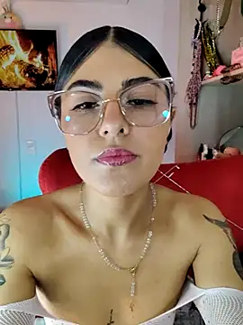 ValeNiitaLuv online show from April 10, 6:19 am