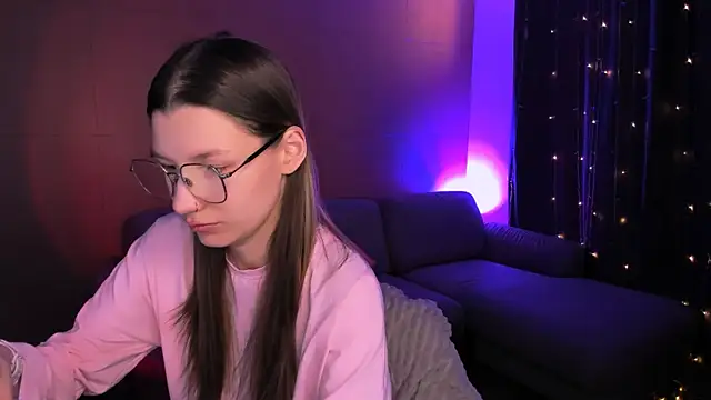 LinaBlossom  online show from April 17, 2:02 am