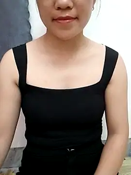 Norah-h online show from April 14, 3:56 pm