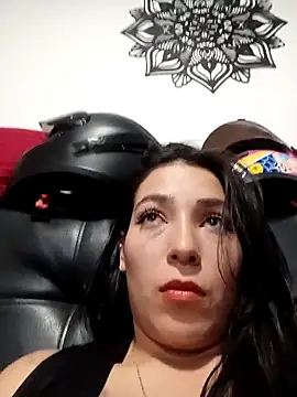 Snapshot of _Luna-1 chatting on September 29, 1:32 am Luna-1 online show from September 29, 1:32 am