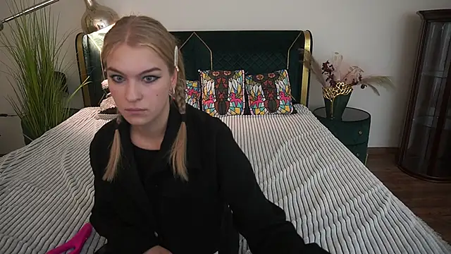 AlinaLiii online show from May 27, 5:59 am