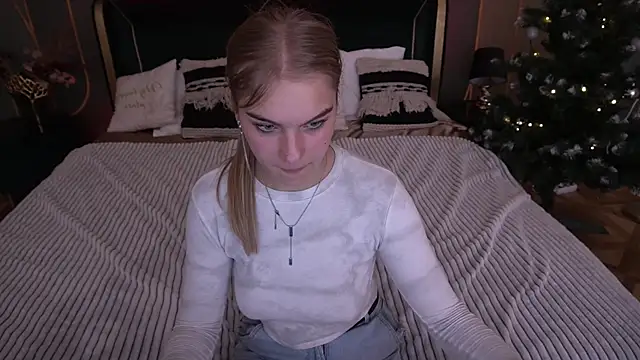 AlinaLiii online show from January 7, 3:37 pm