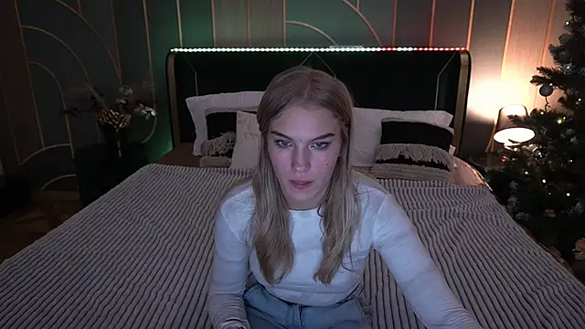 AlinaLiii online show from December 16, 8:58 pm