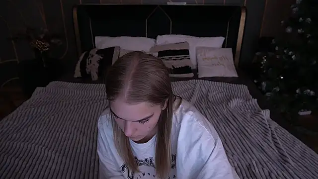 AlinaLiii online show from January 8, 4:33 pm