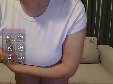 AriaShy online show from April 11, 8:51 am