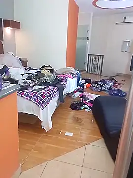 transreyna online show from April 30, 3:23 am