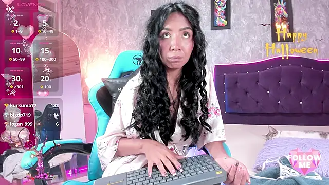 Lauren smiles online show from October 20, 5:32 am