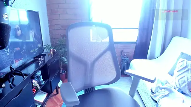 Chubby Licius online show from April 15, 10:21 pm