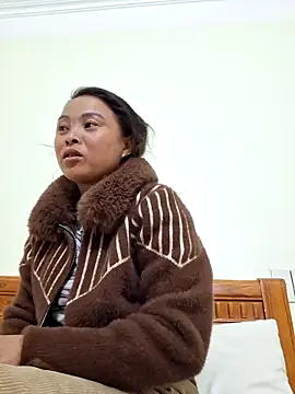 xuxulovezz online show from December 21, 12:42 pm