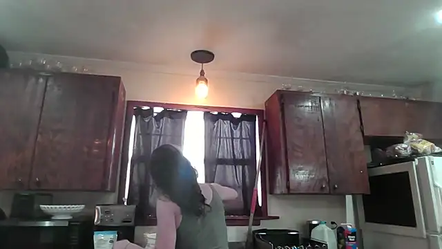 brunettebabexo3 online show from April 15, 9:26 pm