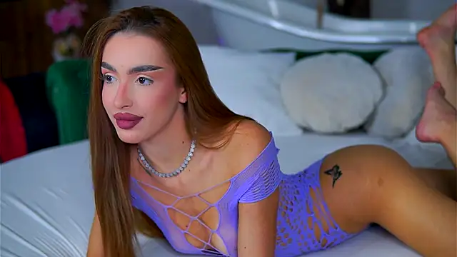 ClaraBenatti online show from November 5, 7:41 pm