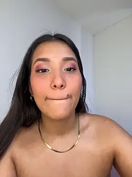 IsabellaJoness  online show from February 19, 8:40 pm