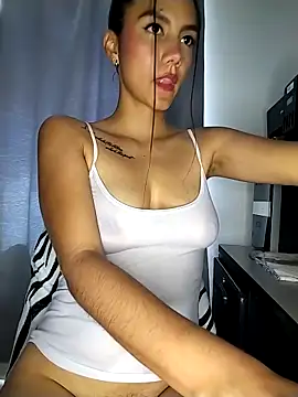 Mia-Reyes online show from October 22, 2:22 pm