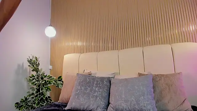 Ivana Hall online show from January 9, 7:51 pm