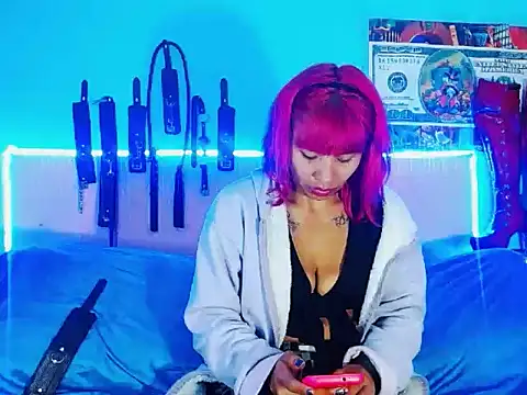 mylygrey online show from February 12, 3:58 pm