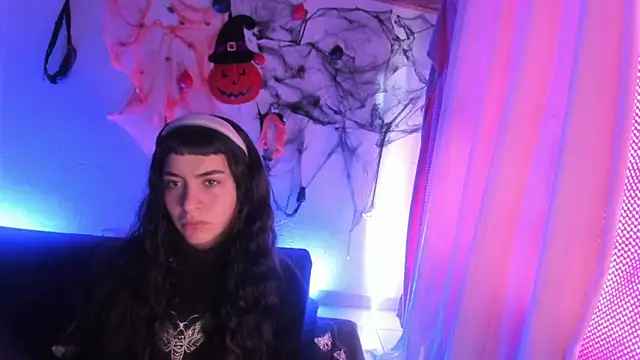 kitty  chs online show from November 22, 1:14 pm