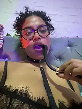 miiabrown18 online show from February 6, 1:09 am