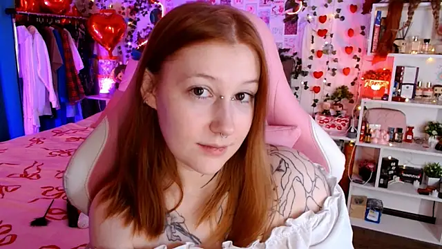 Ayla Hicks online show from February 23, 2:45 am