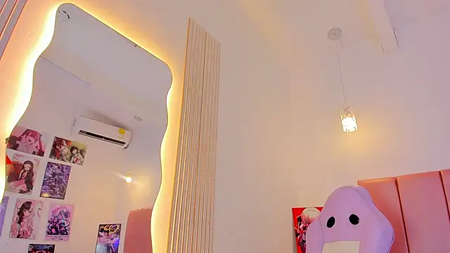 emily  walker online show from February 10, 5:32 am