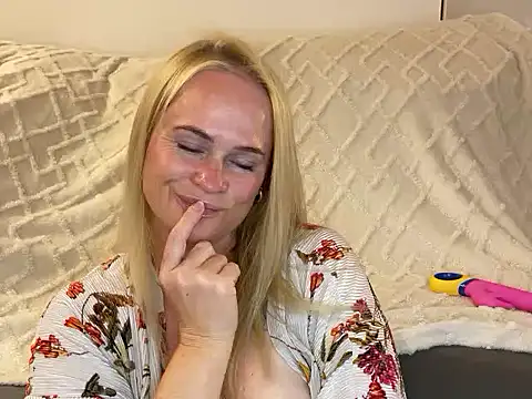 Sweet-TessaXX online show from October 29, 5:26 pm