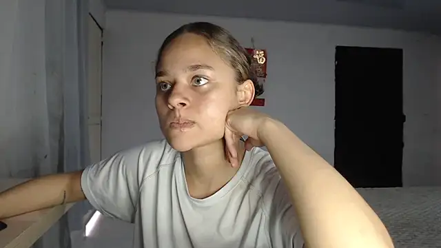 LittleCheerry69 online show from March 27, 3:57 pm