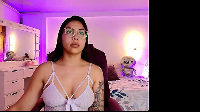 kloe28 online show from October 30, 4:15 am