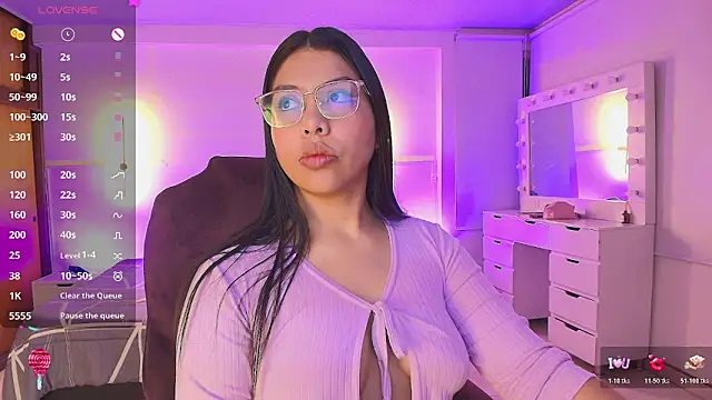 kloe28 online show from March 12, 4:15 am