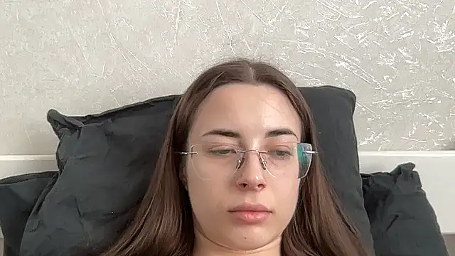 Feynelle online show from October 25, 12:57 pm