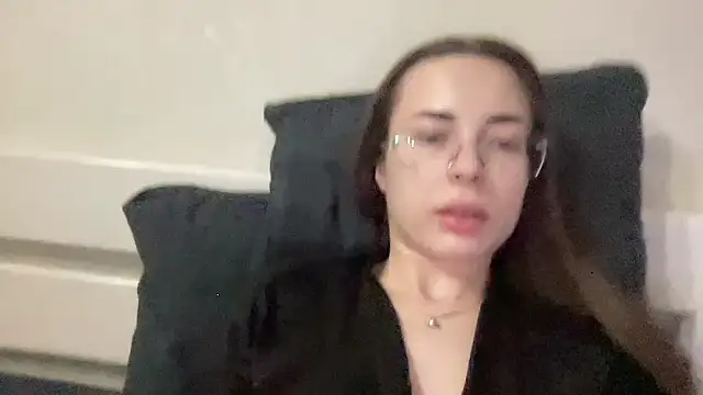 Feynelle online show from October 26, 9:10 pm