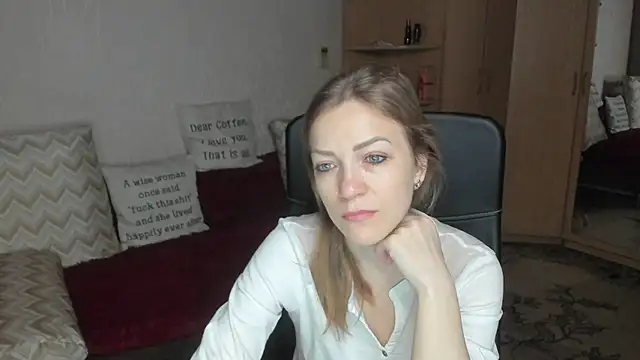 Tiffany Bates online show from December 23, 5:11 am