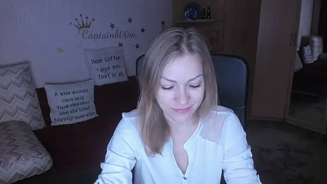 Tiffany Bates online show from October 24, 3:46 am