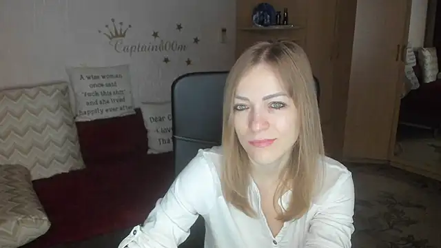 Tiffany Bates online show from November 6, 3:45 am