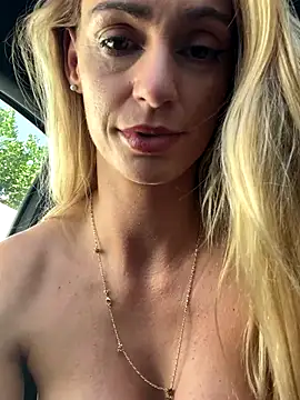 Snapshot of ericafontesx chatting on October 2, 1:16 pm ericafontesx online show from October 2, 1:16 pm