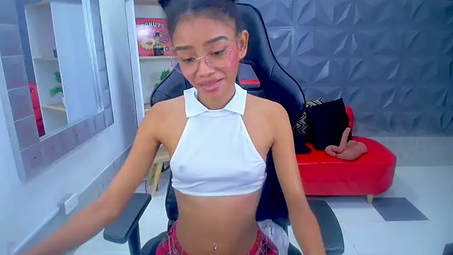 adisson petite1 online show from October 26, 1:06 pm