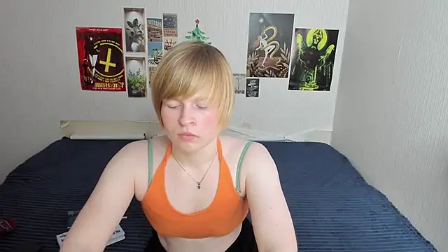 Cattie w  online show from March 19, 1:21 am