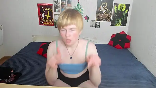 Cattie w  online show from April 18, 1:19 am