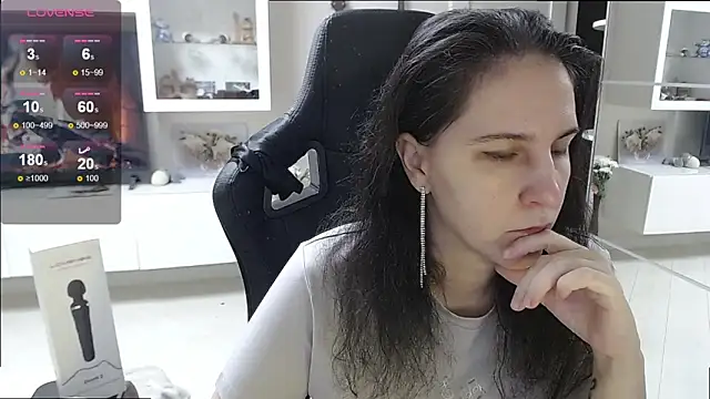 Irwi Tomboy online show from November 6, 12:11 pm