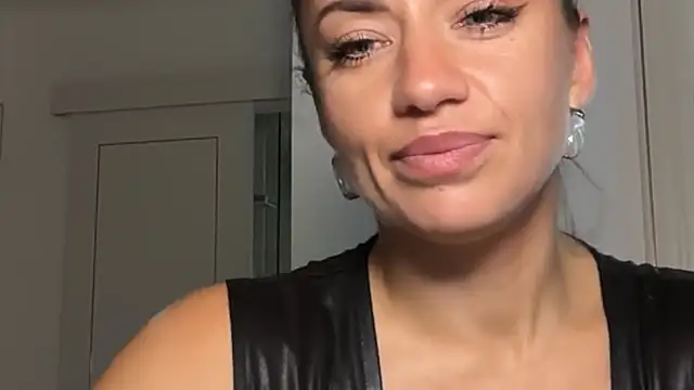 Roriann online show from February 18, 10:47 am