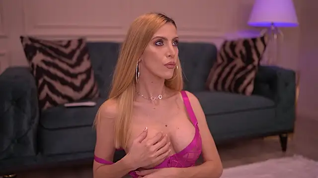 EllaBlake online show from March 4, 5:25 am