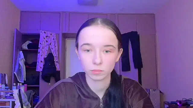 Emilia Light online show from March 14, 1:23 pm