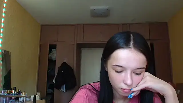Emilia Light online show from June 4, 7:57 am