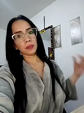 Snapshot of YaraDuartee chatting on October 19, 3:19 am YaraDuartee online show from October 19, 3:19 am